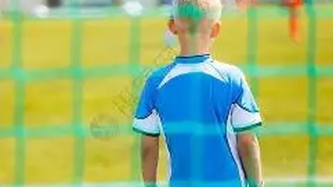 科莫推崇攻势足球，法布雷加斯期望球员欧冠出战